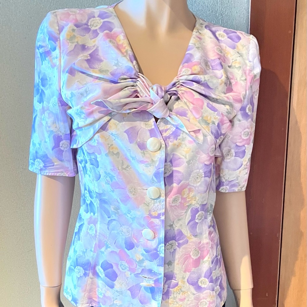 Valentino Boutique pastel flowers short sleeve silk top. Size 8